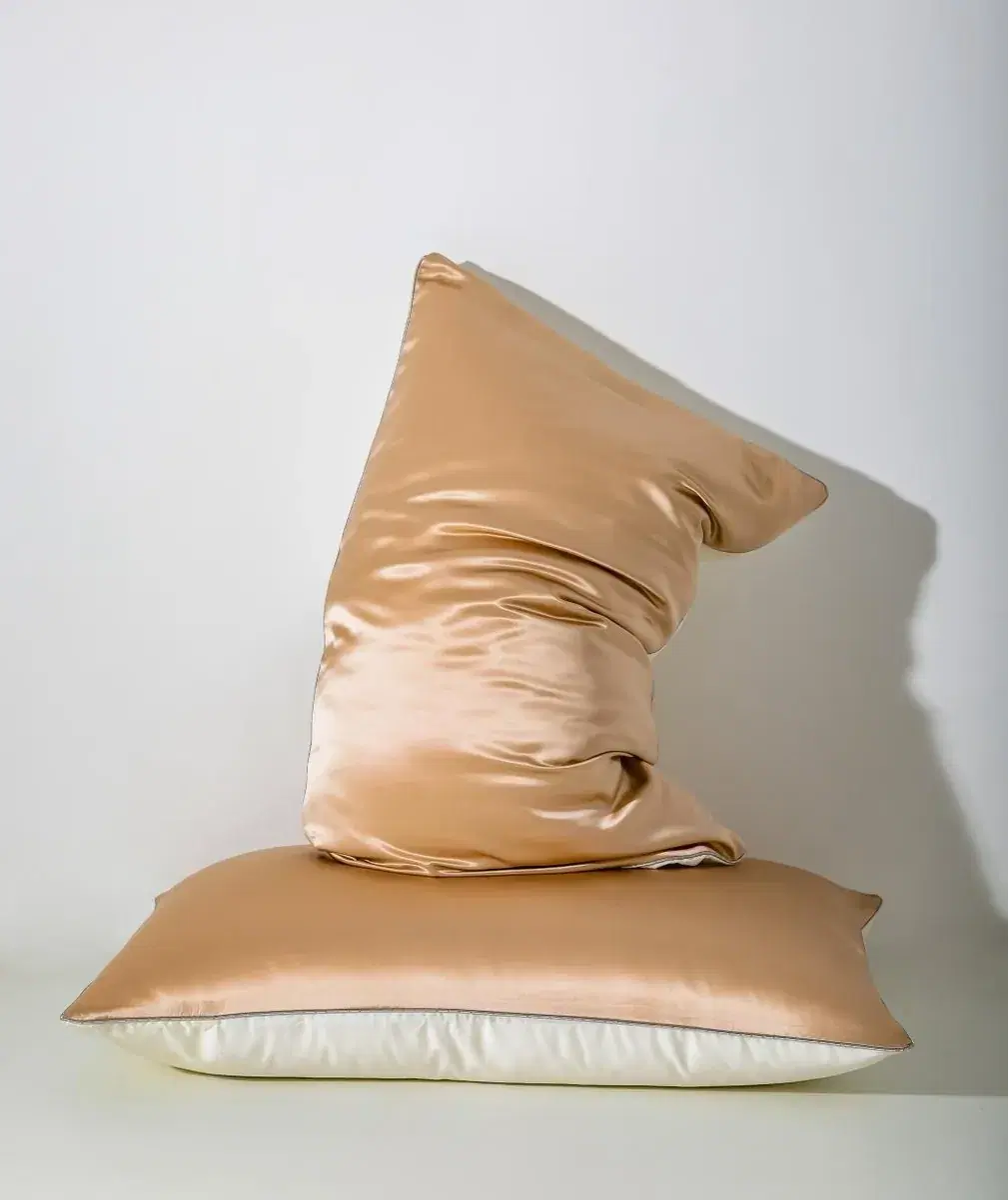 21 Momme Silk Pillowcase — alternate view