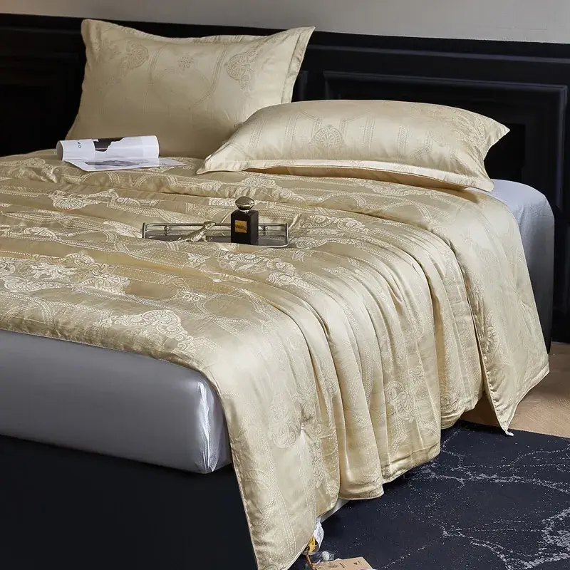 Mulberry Silk Quilt in Champagne — alternate view