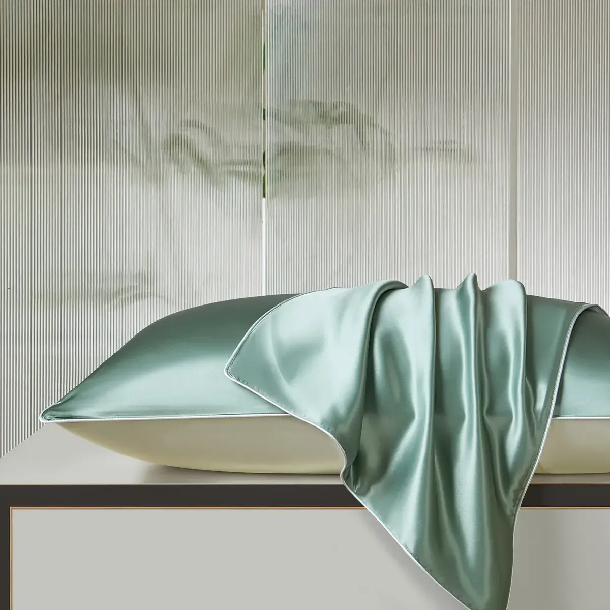 Rolled-Edge Silk Pillowcase
