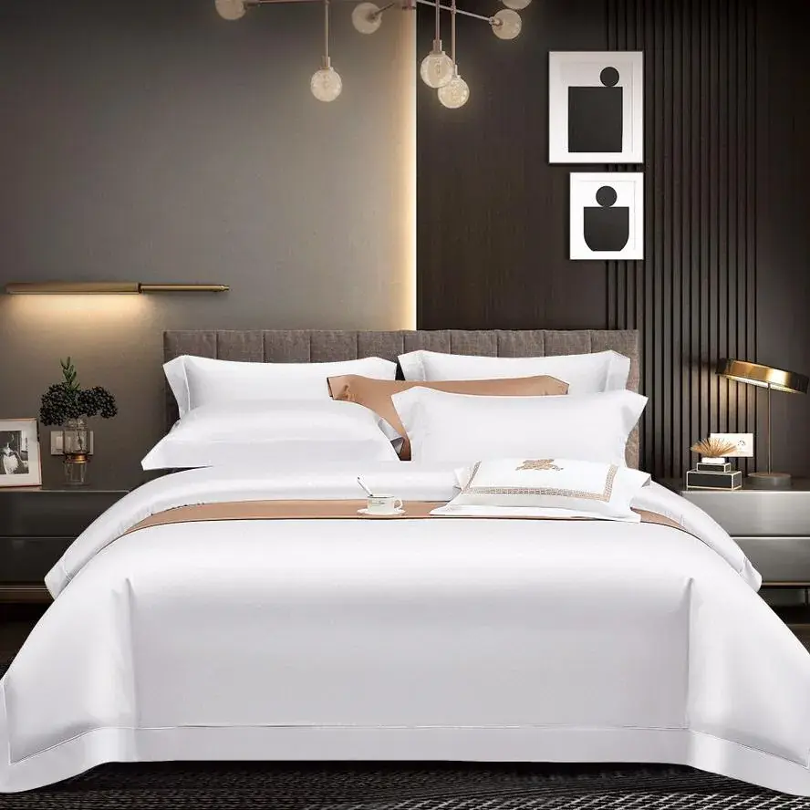 700 Thread Count Cotton Set in White